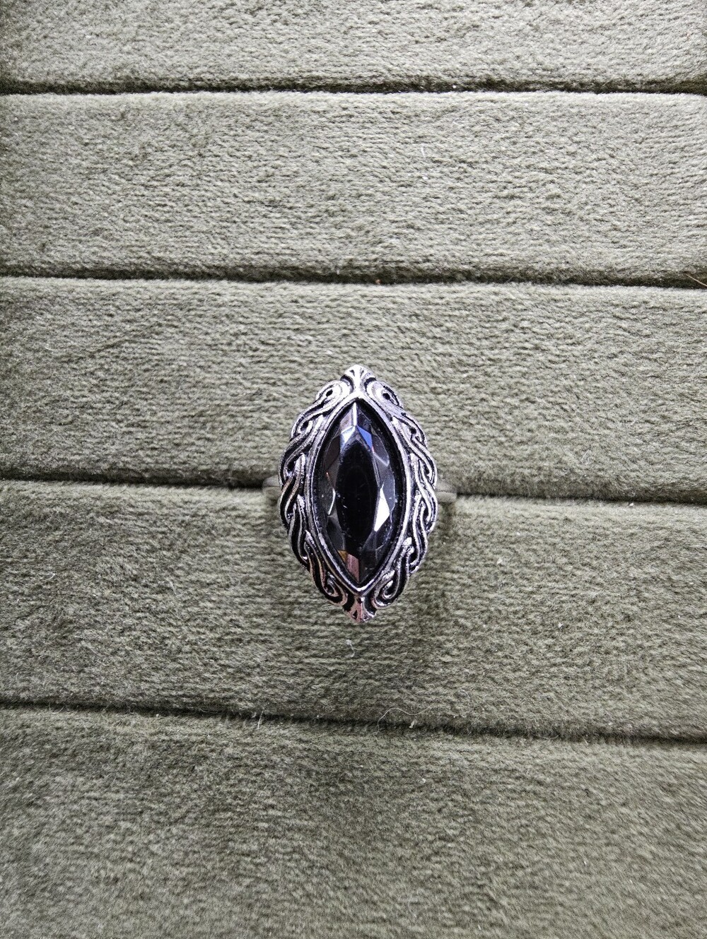 Vintage Avon Ring Size 5.5/6.5